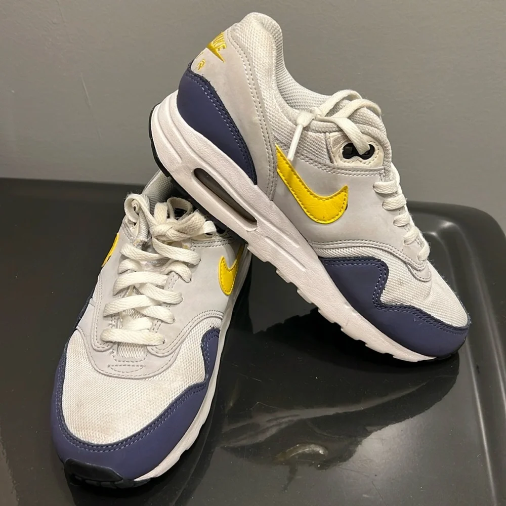Kids size 4Y Nike air max navy blue white and yellow shoes - Picture 1 of 6